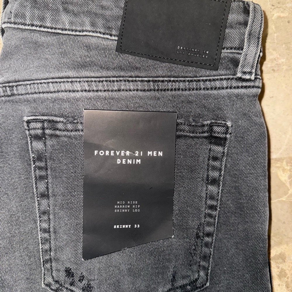 Forever 21 Men Denim (Size 33)